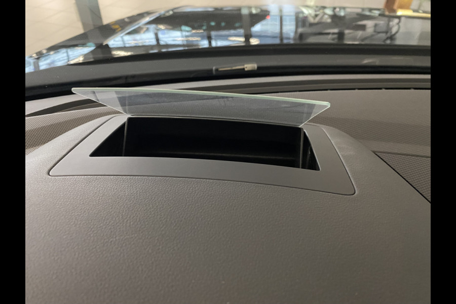 Volkswagen Tiguan 1.4 TSI eHybrid R-Line Business+Black style Panoramadak / Trekhaak /Carplay/ Leer/ Headup