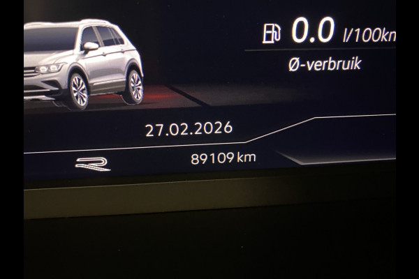 Volkswagen Tiguan 1.4 TSI eHybrid R-Line Business+Black style Panoramadak / Trekhaak /Carplay/ Leer/ Headup