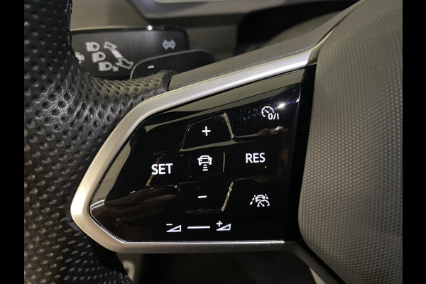 Volkswagen Tiguan 1.4 TSI eHybrid R-Line Business+Black style Panoramadak / Trekhaak /Carplay/ Leer/ Headup