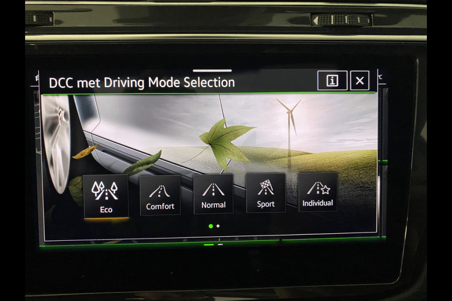 Volkswagen Tiguan 1.4 TSI eHybrid R-Line Business+Black style Panoramadak / Trekhaak /Carplay/ Leer/ Headup