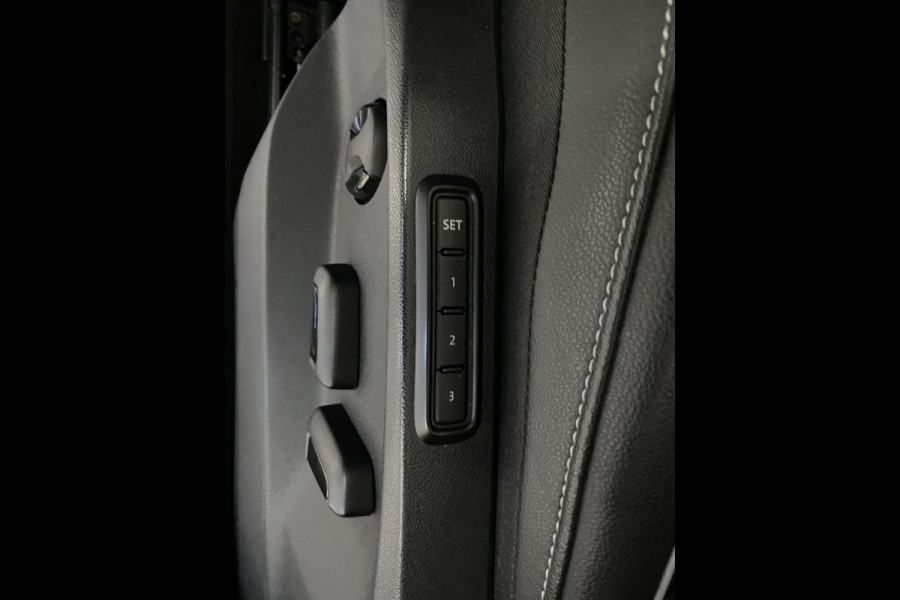 Volkswagen Tiguan 1.4 TSI eHybrid R-Line Business+Black style Panoramadak / Trekhaak /Carplay/ Leer/ Headup