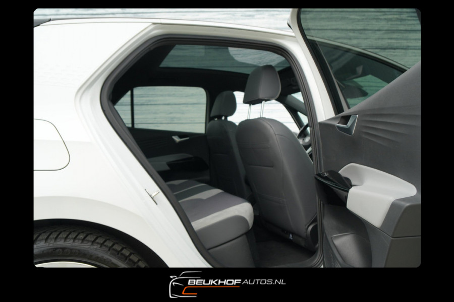 Volkswagen ID.3 First Max 58 kWh Trekhaak Pano Camera Soh93%