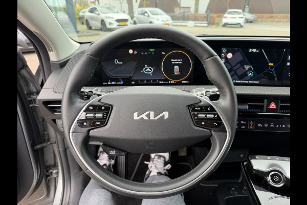Kia Ev6 Plus 77.4 kWh SOH 100% | 1E EIGENAAR | ORIGINEEL NL AUTO | ELEKTRISCHE STOELEN MET GEHEUGEN | MERIDIAN AUDIO | CAMERA | ACC CRUISE | STOELVERWARMING VOOR + ACHTER | STUURWIELVERWARMING | LEDER | KIA GARANTIE T/M 05-2027