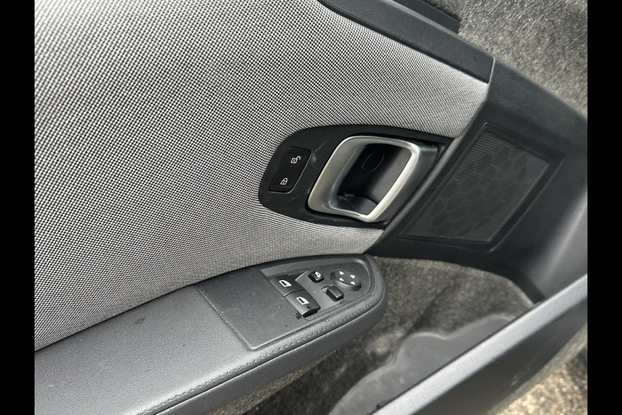 BMW i3 Basis 120Ah 42 kWh SOH 100% | 3-FASE LADER | WARMTEPOMP | ORIGINEEL NL AUTO MET NAP | DEALER ONDERHOUDEN | STOELVERWARMING | CAMERA | 12 MND BOVAG GARANTIE