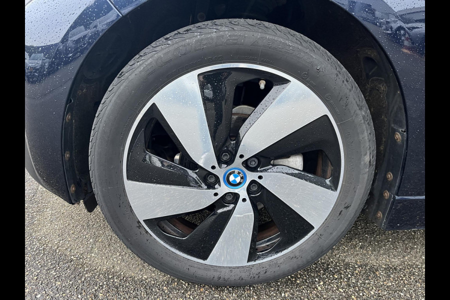 BMW i3 Basis 120Ah 42 kWh SOH 100% | 3-FASE LADER | WARMTEPOMP | ORIGINEEL NL AUTO MET NAP | DEALER ONDERHOUDEN | STOELVERWARMING | CAMERA | 12 MND BOVAG GARANTIE