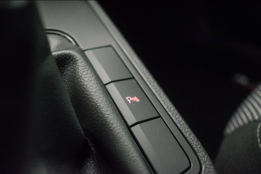 Seat Ibiza 1.0 TSI Limited Edition ORG NL [ Panoramadak Virtual Cockpit Full LED Camera Carplay FR Look Climate Control ]