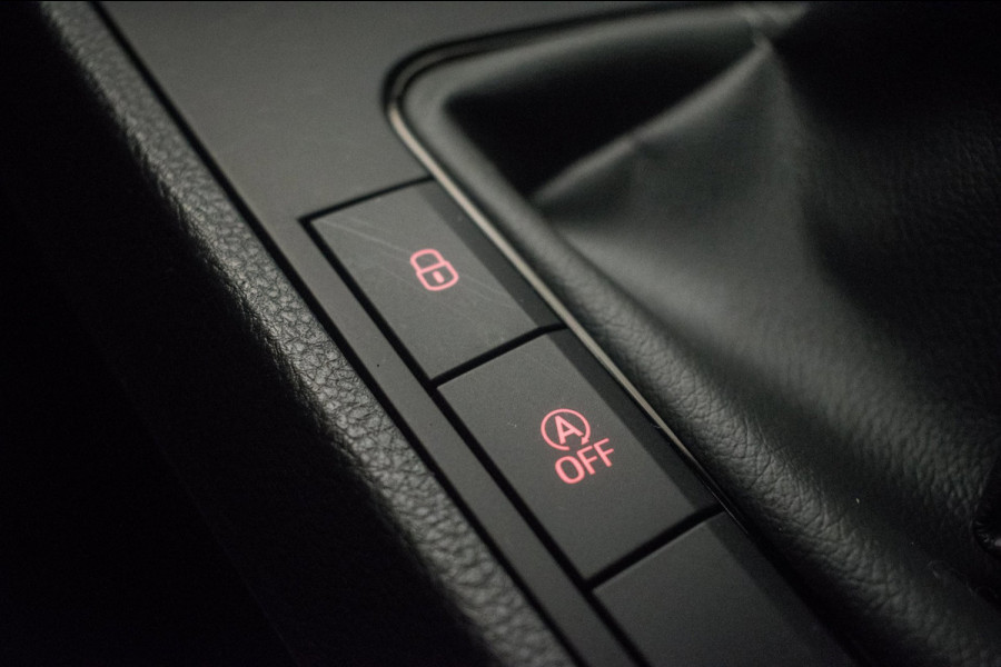 Seat Ibiza 1.0 TSI Limited Edition ORG NL [ Panoramadak Virtual Cockpit Full LED Camera Carplay FR Look Climate Control ]