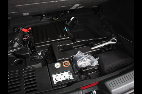 Mercedes-Benz A-Klasse 200 177pk Automaat MHEV AMG Line | Achteruitrij Camera | Verwarmde voorstoelen | Navigatie | LED | Climate control | Adaptive Cruise control | Parkeersensoren | Apple Carplay & Android Auto