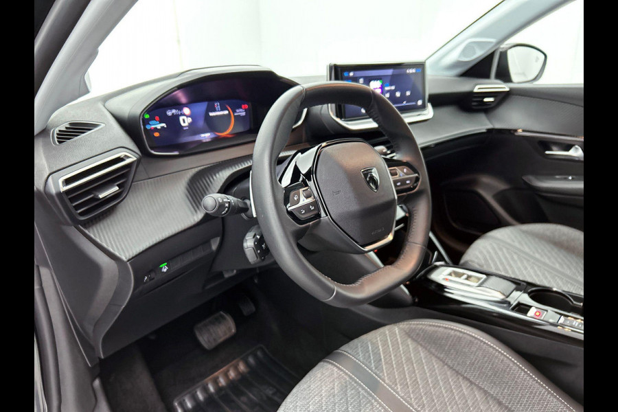 Peugeot 208 1.2 Hybrid 100PK Automaat Allure | Navigatie | Apple Carplay/Android Auto | Airco | Parkeer sensoren | Cruise Control | Lichtmetalen Velgen