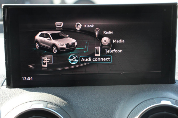 Audi Q2 35 TFSI 150pk S-tronic Prestige | Navigatie | Apple Carplay/Android Auto | Camera | Parkeersensoren | Adaptive Cruise Control | Elektrische achterklep |  Matrix LED-koplampen | Stoelverwarming | Getinte ramen