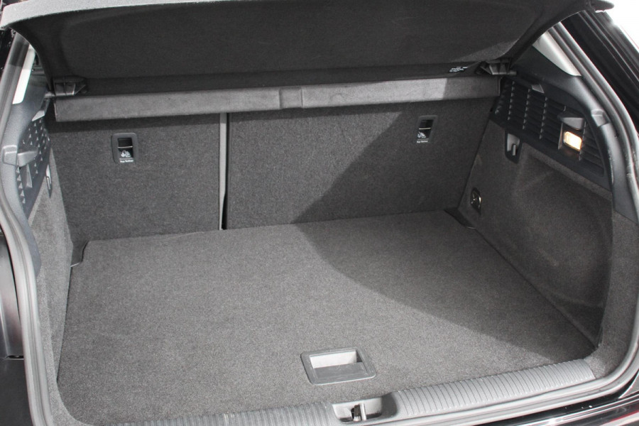 Audi Q2 35 TFSI 150pk S-tronic Prestige | Navigatie | Apple Carplay/Android Auto | Camera | Parkeersensoren | Adaptive Cruise Control | Elektrische achterklep |  Matrix LED-koplampen | Stoelverwarming | Getinte ramen