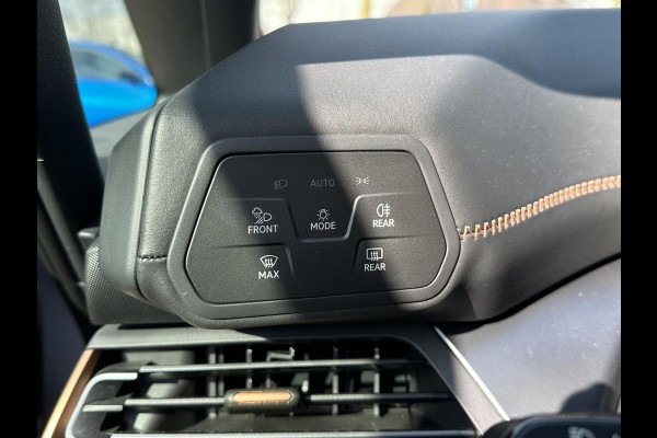 CUPRA Born Essential 62 kWh | SOH 91% | STOELVERWARMING | APPLECARPLAY / ANDROID AUTO | ADAP. CRUISE | ACHTERUITRIJCAMERA | KEYLESS | 3 FASE | 12 MND BOVAG GARANTIE |
