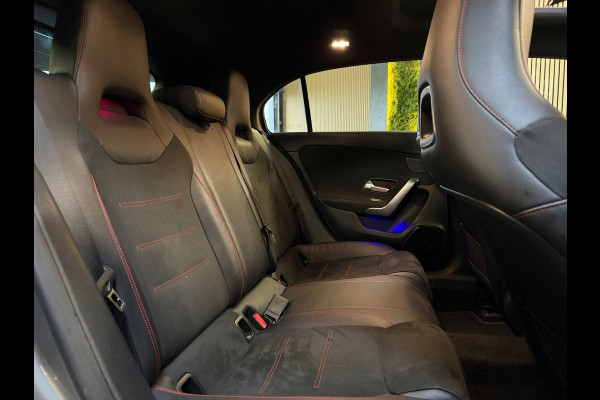 Mercedes-Benz A-Klasse 250 Premium Plus AMG |PANO|CAMERA|SFEERVERLICHTING|DEALER ONDERHOUDEN|CARPLAY|224PK|