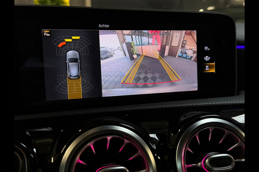 Mercedes-Benz A-Klasse 250 Premium Plus AMG |PANO|CAMERA|SFEERVERLICHTING|DEALER ONDERHOUDEN|CARPLAY|224PK|