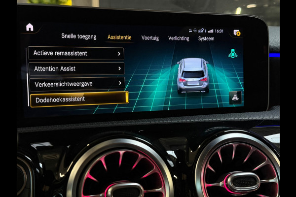 Mercedes-Benz A-Klasse 250 Premium Plus AMG |PANO|CAMERA|SFEERVERLICHTING|DEALER ONDERHOUDEN|CARPLAY|224PK|