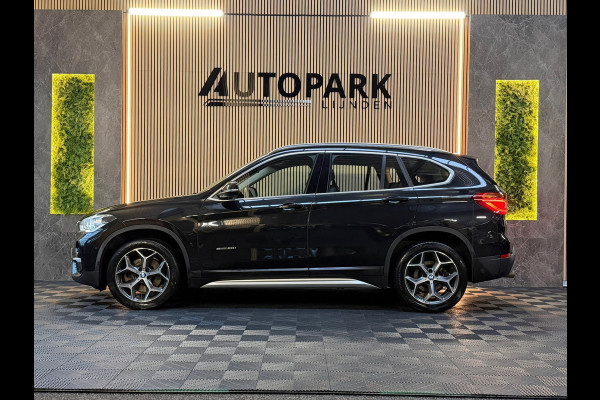 BMW X1 SDrive20i High Executive M-Sport NAP/LED/HuD/SFEERVERLICHTING/CAM/AUTOMAAT
