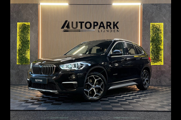BMW X1 SDrive20i High Executive M-Sport NAP/LED/HuD/SFEERVERLICHTING/CAM/AUTOMAAT