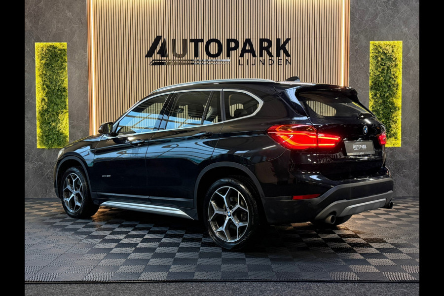 BMW X1 SDrive20i High Executive M-Sport NAP/LED/HuD/SFEERVERLICHTING/CAM/AUTOMAAT