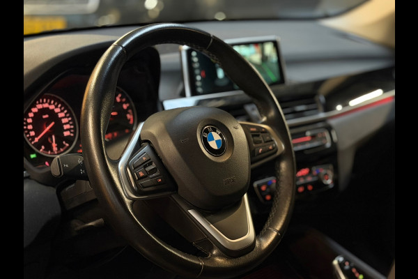 BMW X1 SDrive20i High Executive M-Sport NAP/LED/HuD/SFEERVERLICHTING/CAM/AUTOMAAT