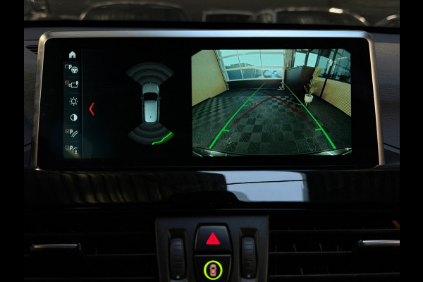 BMW X1 SDrive20i High Executive M-Sport NAP/LED/HuD/SFEERVERLICHTING/CAM/AUTOMAAT