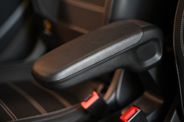 Smart Fortwo cabrio - Stuurverwarming - Leer - Cruise control - Stoelverwarming - LED - Achteruitrijcamera EQ Comfort PLUS 18 kWh