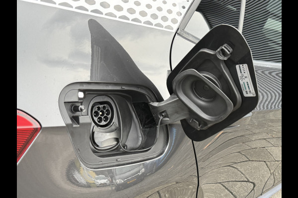 Volkswagen ID.3 BWJ 2020 | First Plus 58 kWh 204PK | STOEL&STUUR VERW | CAMERA A | CLIMA | NAVI | CARPLAY