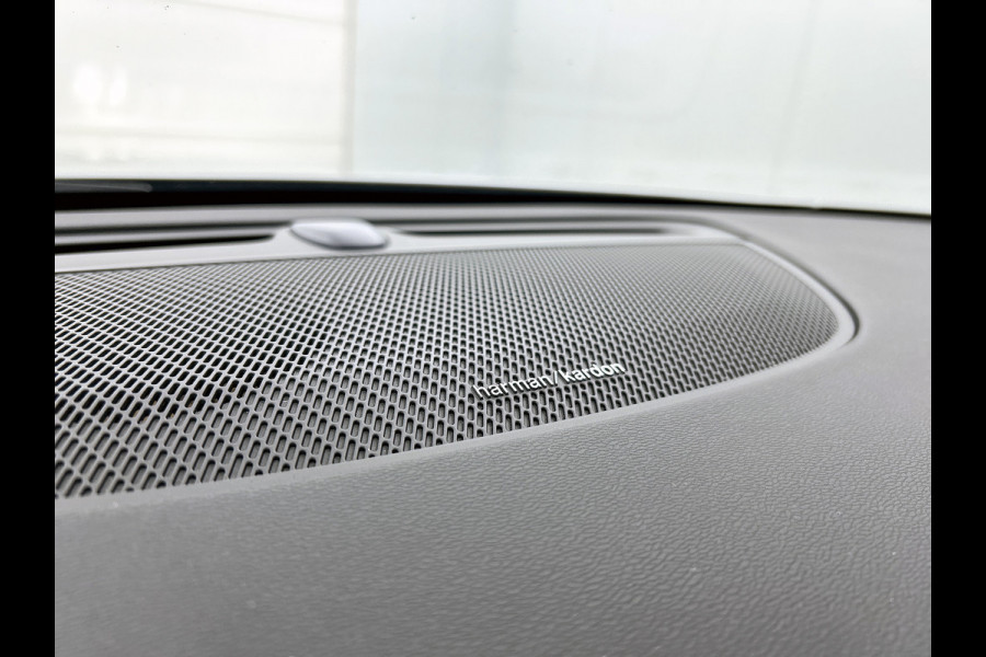 Volvo S60 2.0 T6 AWD R-Design 340PK / Harman Kardon / Lederen Int / Panorama schuifdak / Navi / Cruise-adaptief / Trekhaak / Carplay / Apk 04-2026