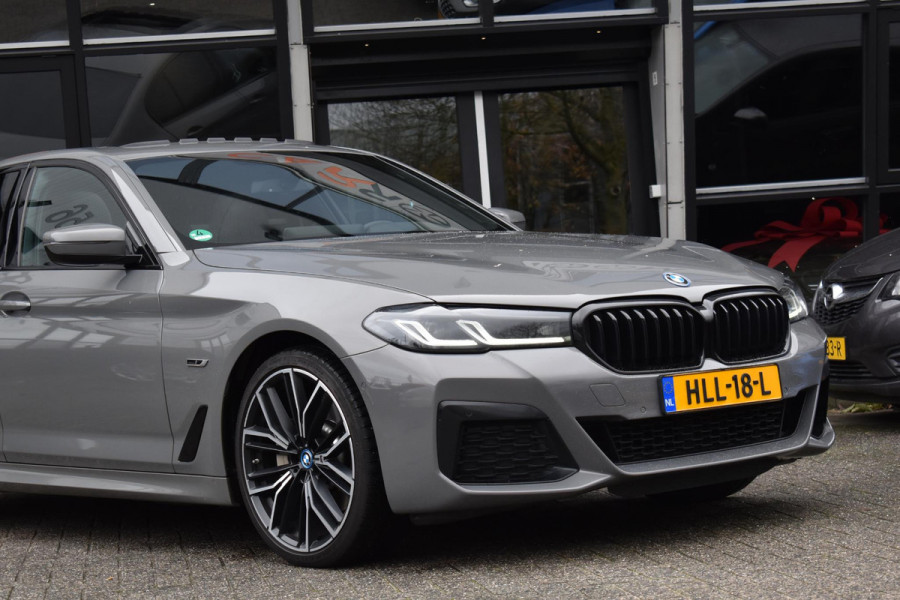 BMW 5 Serie 530e M-Sport Lane Pano Camera 20" HK