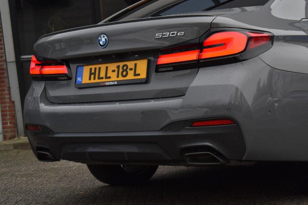 BMW 5 Serie 530e M-Sport Lane Pano Camera 20" HK