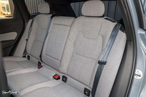 Volvo XC60 2.0 T8 Plug-in hybrid AWD Ultimate Dark Long range Luchtvering | Bowers&Wilkins | Zwenkbare trekhaak | Panorama dak | Wol interieur |