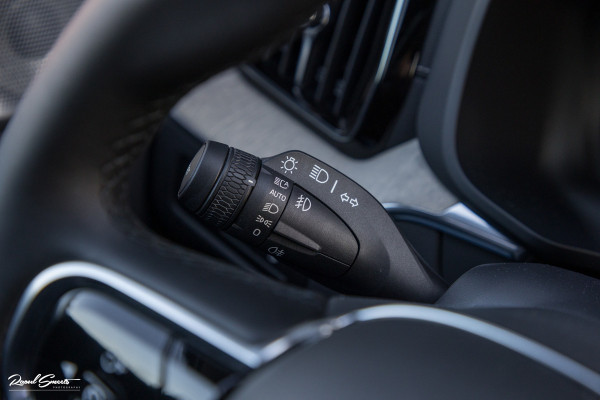 Volvo XC60 2.0 T8 Plug-in hybrid AWD Ultimate Dark Long range Luchtvering | Bowers&Wilkins | Zwenkbare trekhaak | Panorama dak | Wol interieur |