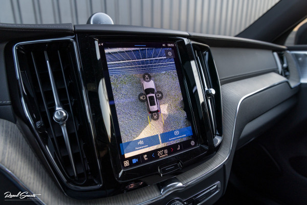 Volvo XC60 2.0 T8 Plug-in hybrid AWD Ultimate Dark Long range Luchtvering | Bowers&Wilkins | Zwenkbare trekhaak | Panorama dak | Wol interieur |