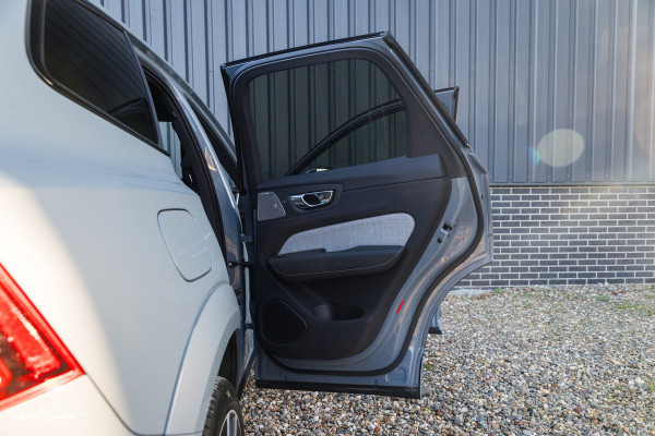 Volvo XC60 2.0 T8 Plug-in hybrid AWD Ultimate Dark Long range Luchtvering | Bowers&Wilkins | Zwenkbare trekhaak | Panorama dak | Wol interieur |