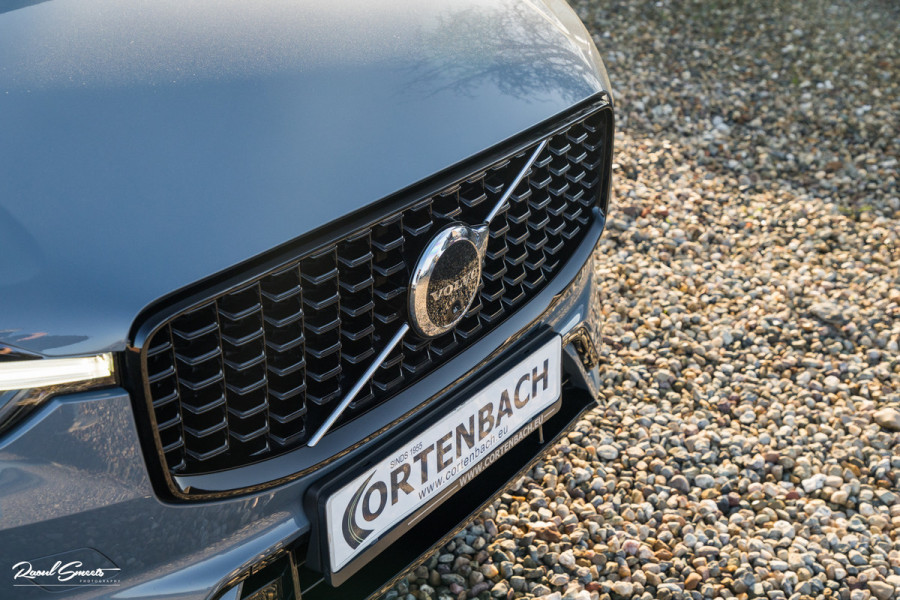 Volvo XC60 2.0 T8 Plug-in hybrid AWD Ultimate Dark Long range Luchtvering | Bowers&Wilkins | Zwenkbare trekhaak | Panorama dak | Wol interieur |