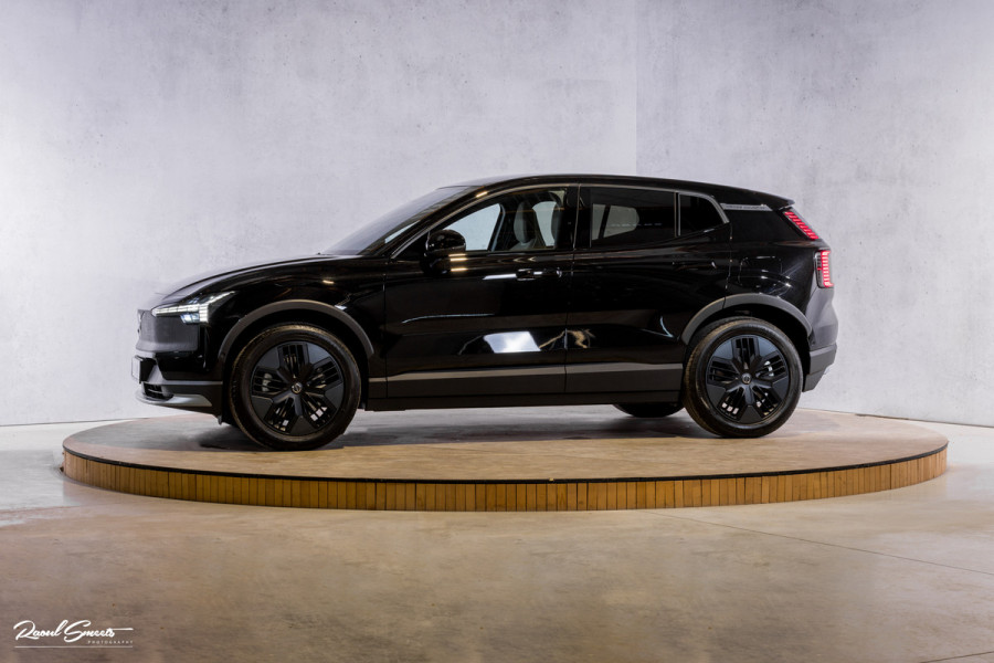 Volvo EX30 Cross Country Twin Motor Performance Ultra 69 kWh | Nieuw | Adaptieve cruise | Panorama dak | Harman Kardon | Memory | Blis |