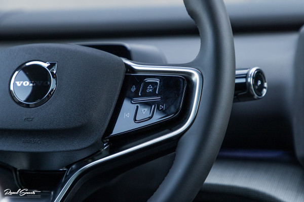 Volvo EX30 Cross Country Twin Motor Performance Ultra 69 kWh | Nieuw | Adaptieve cruise | Panorama dak | Harman Kardon | Memory | Blis |