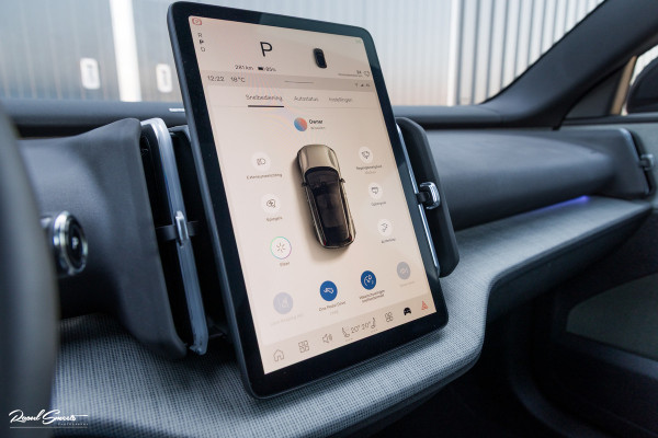 Volvo EX30 Cross Country Twin Motor Performance Ultra 69 kWh | Nieuw | Adaptieve cruise | Panorama dak | Harman Kardon | Memory | Blis |