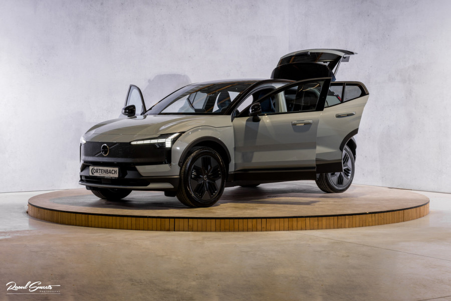 Volvo EX30 Cross Country Twin Motor Performance Ultra 69 kWh | Nieuw | Adaptieve cruise | Panorama dak | Harman Kardon | Memory | Blis |