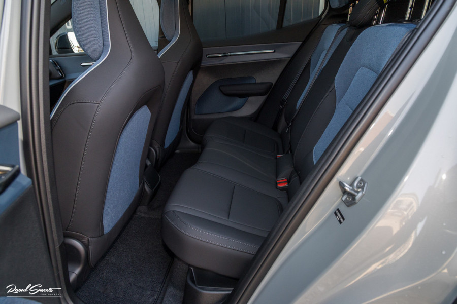 Volvo EX30 Cross Country Twin Motor Performance Ultra 69 kWh | Nieuw | Adaptieve cruise | Panorama dak | Harman Kardon | Memory | Blis |