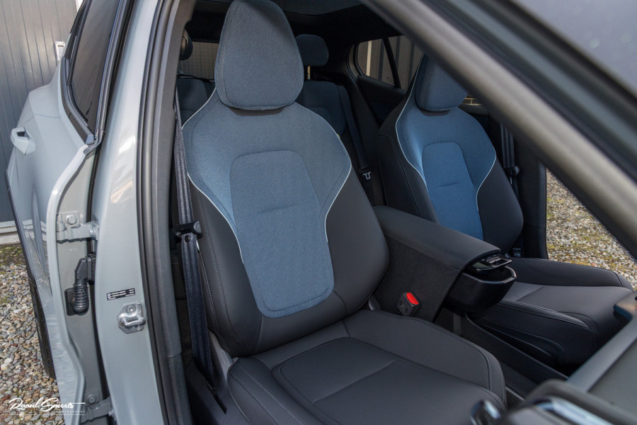 Volvo EX30 Cross Country Twin Motor Performance Ultra 69 kWh | Nieuw | Adaptieve cruise | Panorama dak | Harman Kardon | Memory | Blis |