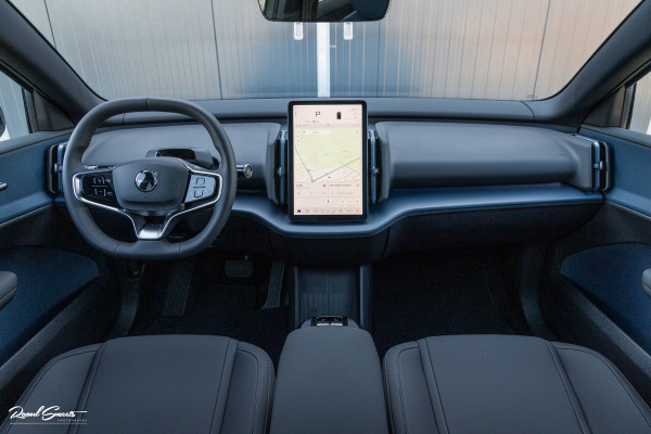 Volvo EX30 Cross Country Twin Motor Performance Ultra 69 kWh | Nieuw | Adaptieve cruise | Panorama dak | Harman Kardon | Memory | Blis |