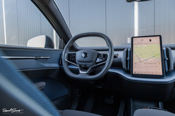 Volvo EX30 Cross Country Twin Motor Performance Ultra 69 kWh | Nieuw | Adaptieve cruise | Panorama dak | Harman Kardon | Memory | Blis |