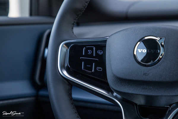 Volvo EX30 Cross Country Twin Motor Performance Ultra 69 kWh | Nieuw | Adaptieve cruise | Panorama dak | Harman Kardon | Memory | Blis |