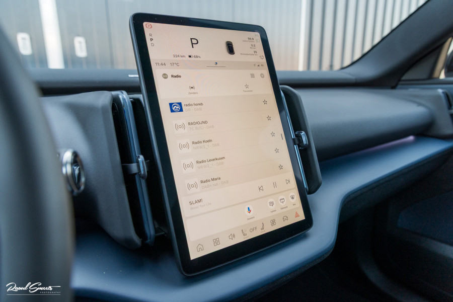 Volvo EX30 Cross Country Twin Motor Performance Ultra 69 kWh | Nieuw | Adaptieve cruise | Panorama dak | Harman Kardon | Memory | Blis |