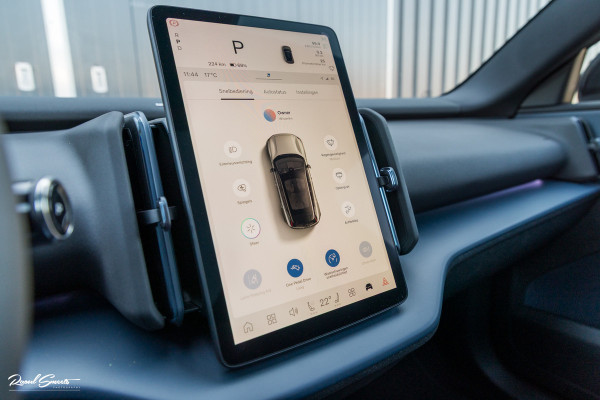 Volvo EX30 Cross Country Twin Motor Performance Ultra 69 kWh | Nieuw | Adaptieve cruise | Panorama dak | Harman Kardon | Memory | Blis |