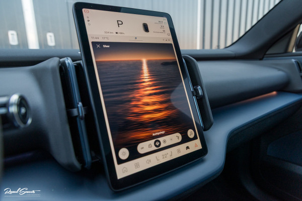 Volvo EX30 Cross Country Twin Motor Performance Ultra 69 kWh | Nieuw | Adaptieve cruise | Panorama dak | Harman Kardon | Memory | Blis |