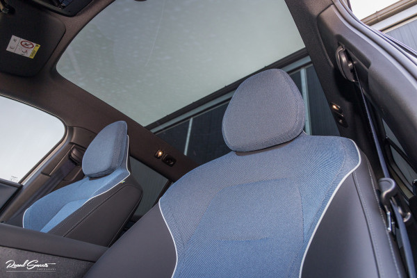 Volvo EX30 Cross Country Twin Motor Performance Ultra 69 kWh | Nieuw | Adaptieve cruise | Panorama dak | Harman Kardon | Memory | Blis |