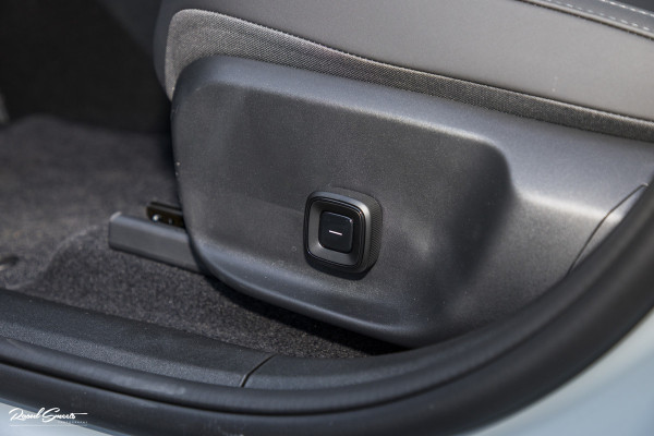 Volvo EX30 Cross Country Twin Motor Performance Ultra 69 kWh | Nieuw | Adaptieve cruise | Panorama dak | Harman Kardon | Memory | Blis |