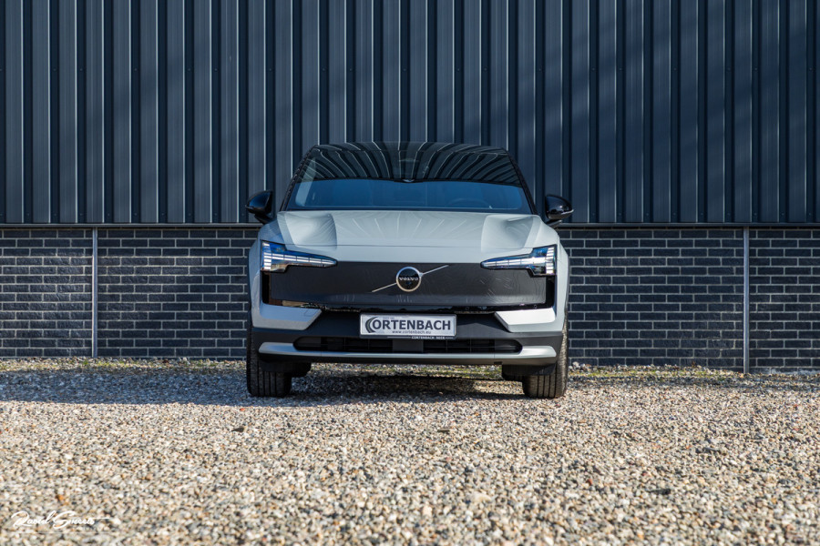Volvo EX30 Cross Country Twin Motor Performance Ultra 69 kWh | Nieuw | Adaptieve cruise | Panorama dak | Harman Kardon | Memory | Blis |