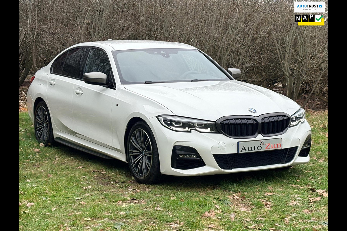 BMW 3-serie 320i Business Edition M Sport pakket Automaat Navi CarPlay Carbon pakket/NL Auto